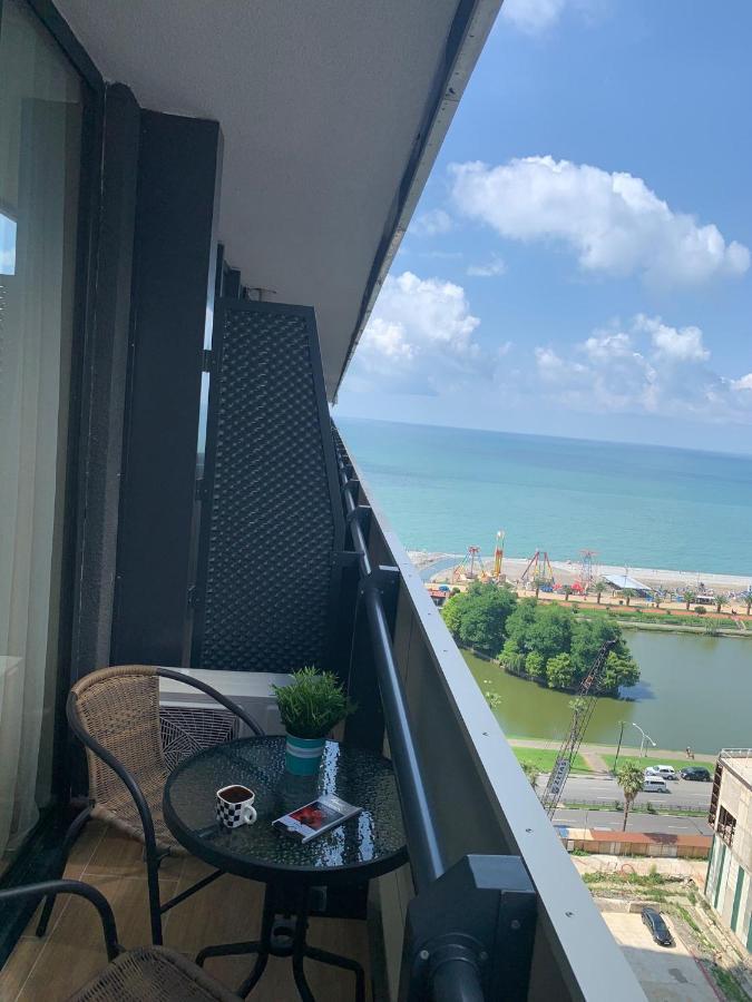 Orbi City Elit Class Suit Batumi Exterior photo